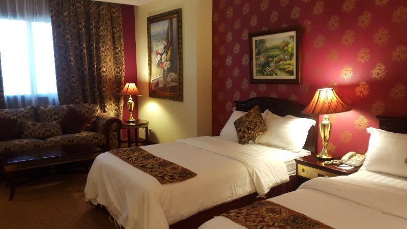 Golden Hotel 2*