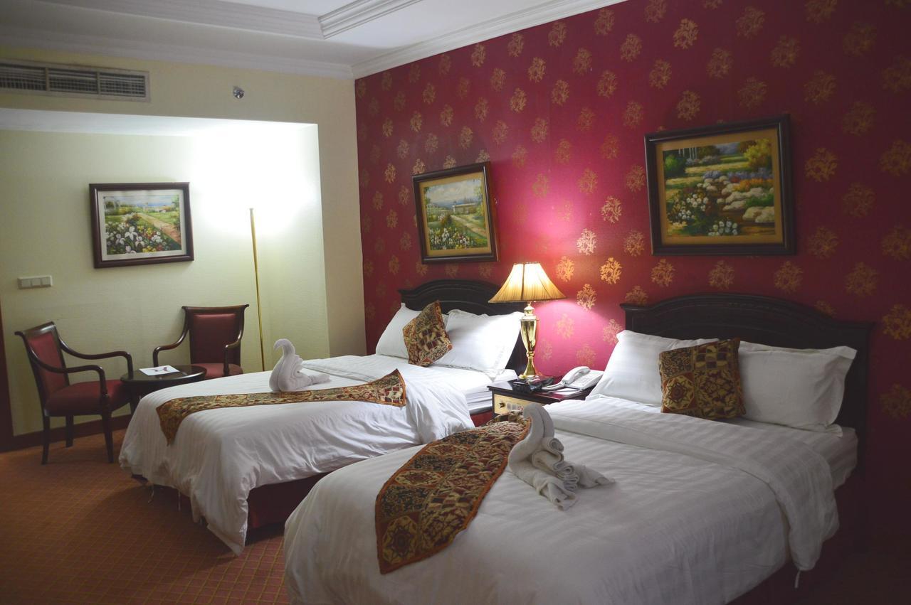 Hotel Golden 2*